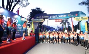 Semarak Fun Run 7,9 K Goes To RBR 2025, Kapolda Riau Lepas Ribuan Pelari dari Depan Mapolda
