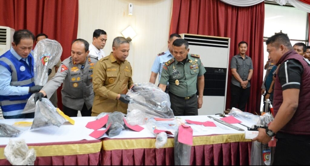 Danrem 031/WB Hadiri Rapat Evaluasi Karhutla di Provinsi Riau ‎