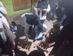 Satpol PP Pekanbaru Sita Puluhan Botol Miras dari Warung Remang-remang