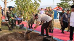Pangdam XIX/TT Dampingi Menhan RI Tinjau Galangan di Batam, hingga Resmikan Masjid