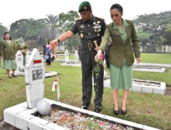 Danrem 031/WB Brigjen TNI Dr. Agustatius Sitepu, S.Sos.,M.Si.,M.Han Ziarah ke Makam Tokoh pembangunan Riau dan Tokoh Pengibar Bendera Pertama