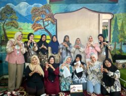 Kelompok 15 KKN UMRI Sosialisasikan TOGA dan Pohon Adopsi kepada PKK Desa Berumbung Baru