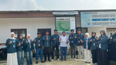 Mahasiswa KKN UMRI Sulap Absensi Perpustakaan Desa Pulau Gadang Jadi Digital, Dongkrak Efisiensi Administrasi Warga
