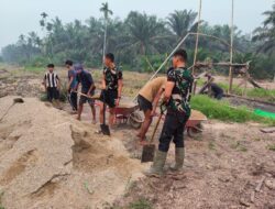 Buka Akses Ekonomi Pesisir, Satgas TMMD ke-130 Kodim 0314/Inhil Kebut Semenisasi Jalan 1 Km di Kuala Lemang